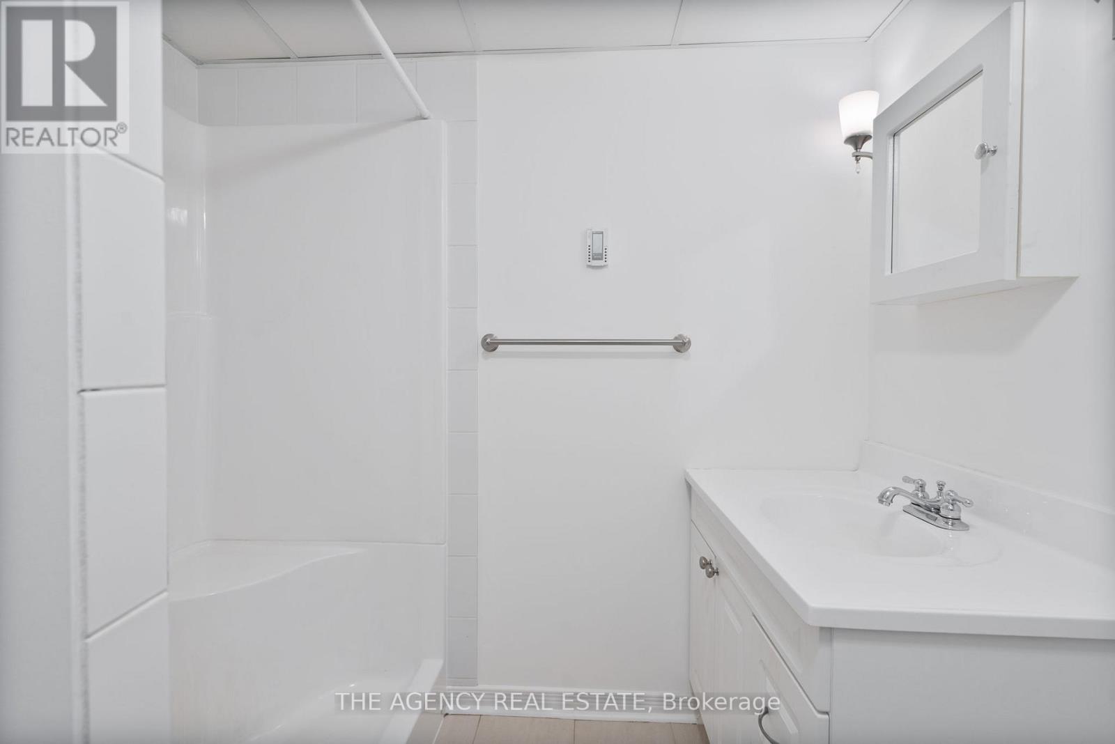 38 Hunt Village Crescent, London North, Ontario  N6H 4A3 - Photo 28 - X12441030