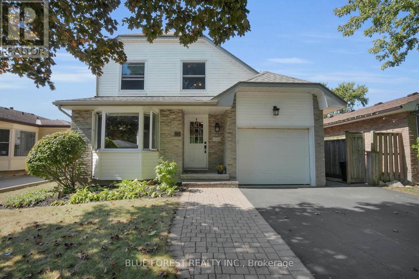 90 Edmunds Crescent, London South (South T), Ontario  N5Z 4J2 - Photo 1 - X12441058