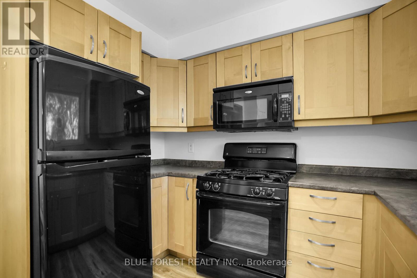 90 Edmunds Crescent, London South (South T), Ontario  N5Z 4J2 - Photo 14 - X12441058