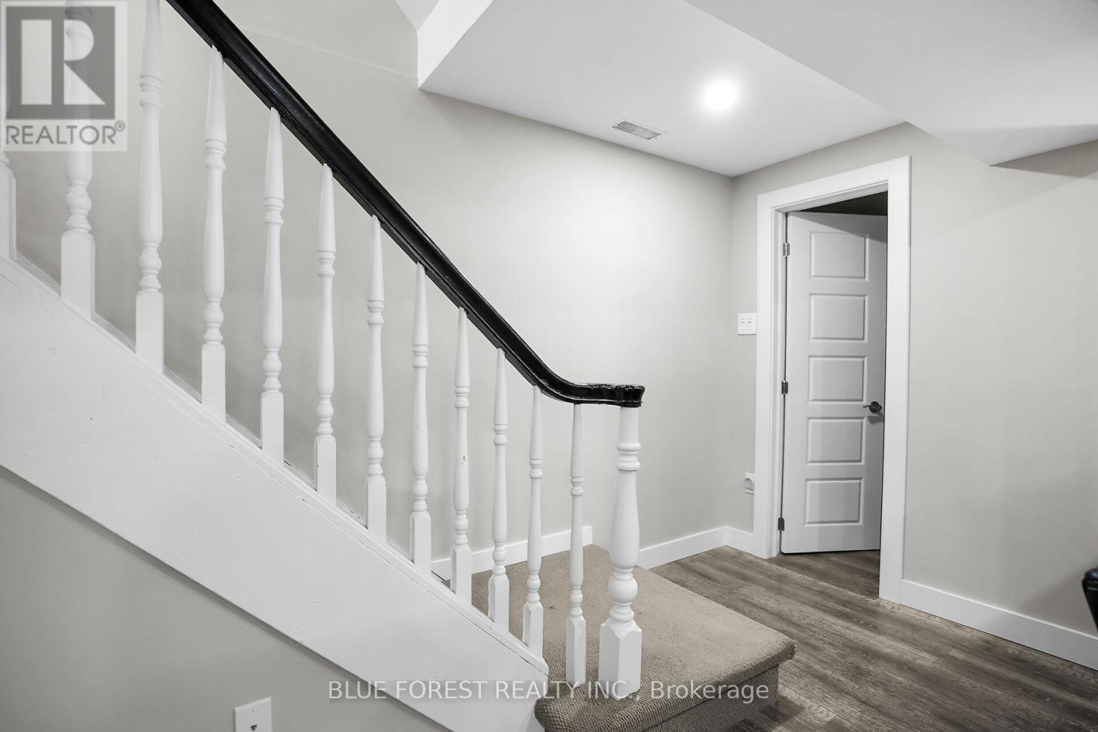 90 Edmunds Crescent, London South (South T), Ontario  N5Z 4J2 - Photo 28 - X12441058
