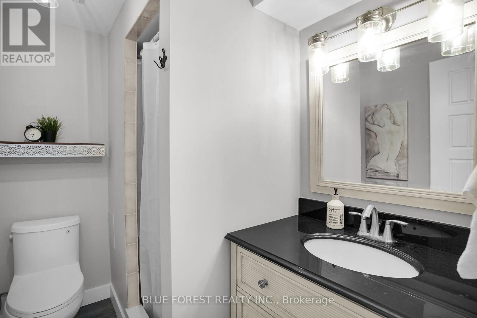 90 Edmunds Crescent, London South (South T), Ontario  N5Z 4J2 - Photo 29 - X12441058