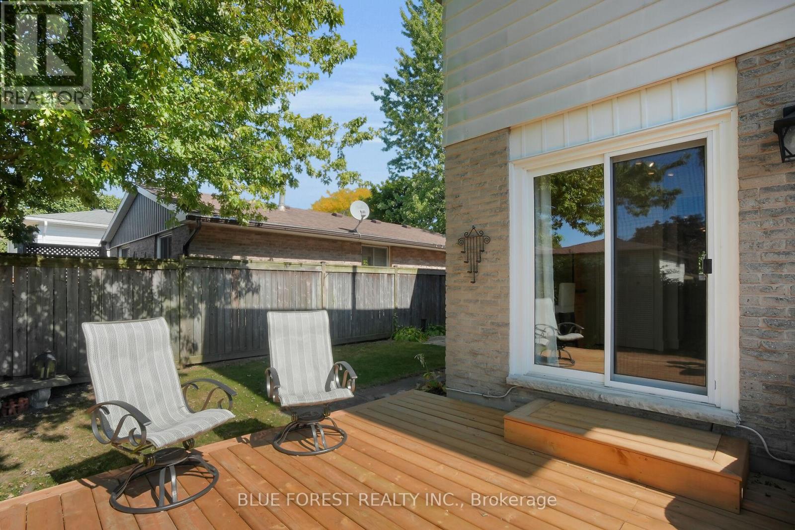 90 Edmunds Crescent, London South (South T), Ontario  N5Z 4J2 - Photo 31 - X12441058