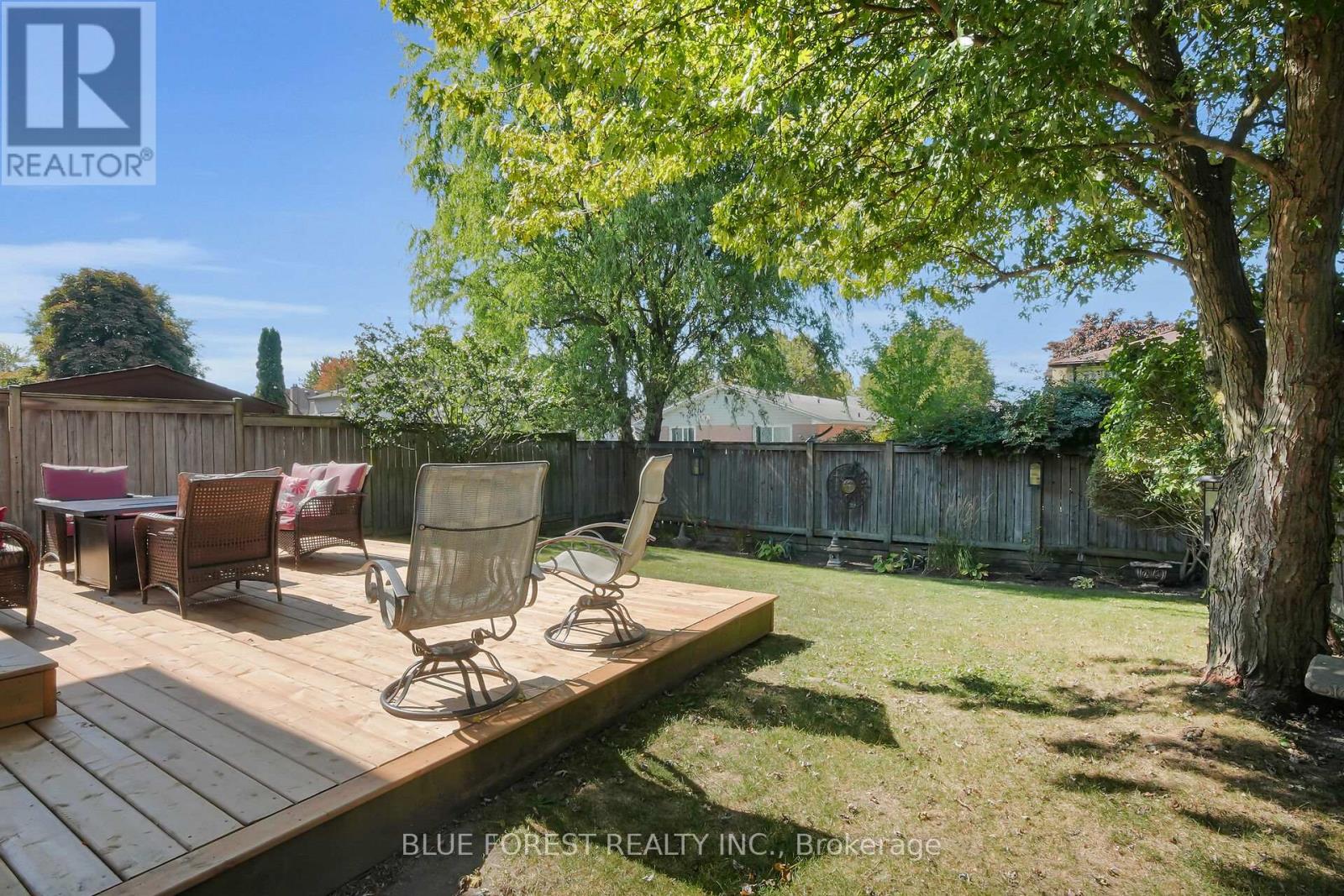 90 Edmunds Crescent, London South (South T), Ontario  N5Z 4J2 - Photo 33 - X12441058