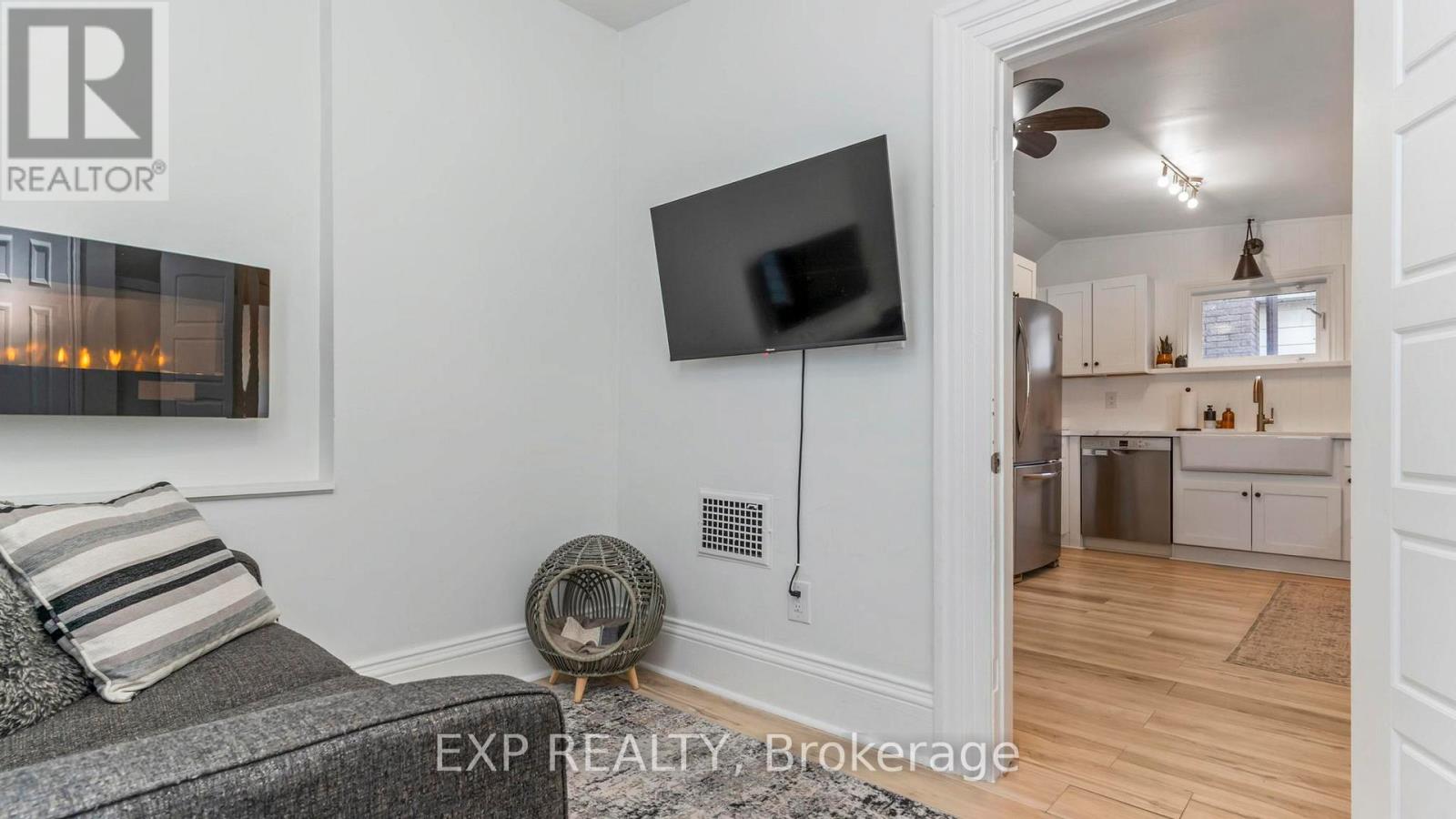 119 Wellington Street, St. Thomas, Ontario  N5R 2R3 - Photo 15 - X12441080