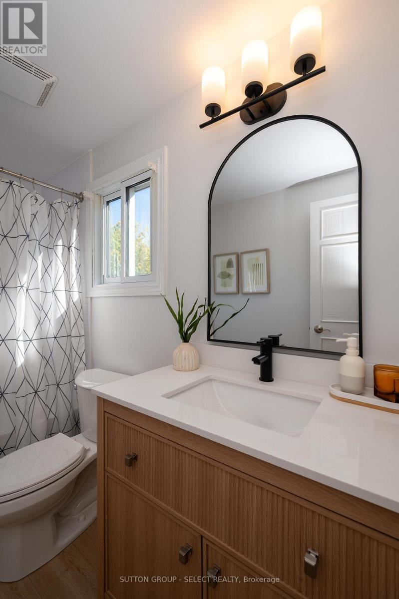 B - 608 Royal Beech Drive, Waterloo, Ontario  N2T 2K3 - Photo 15 - X12441082
