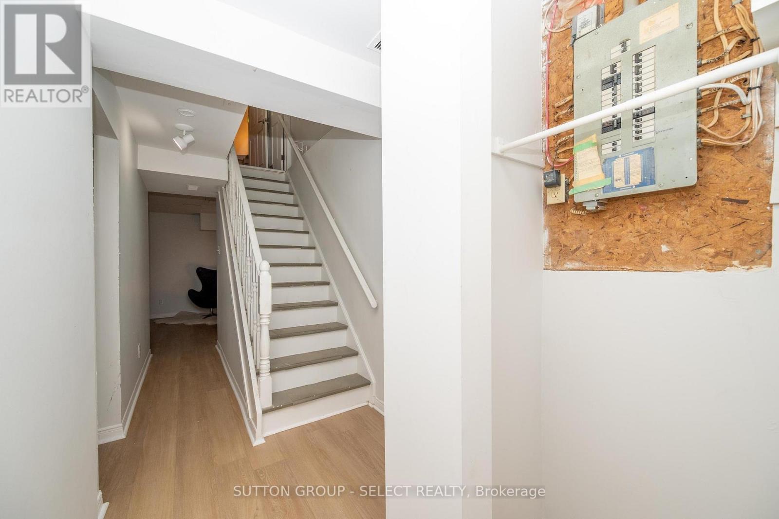 B - 608 Royal Beech Drive, Waterloo, Ontario  N2T 2K3 - Photo 21 - X12441082