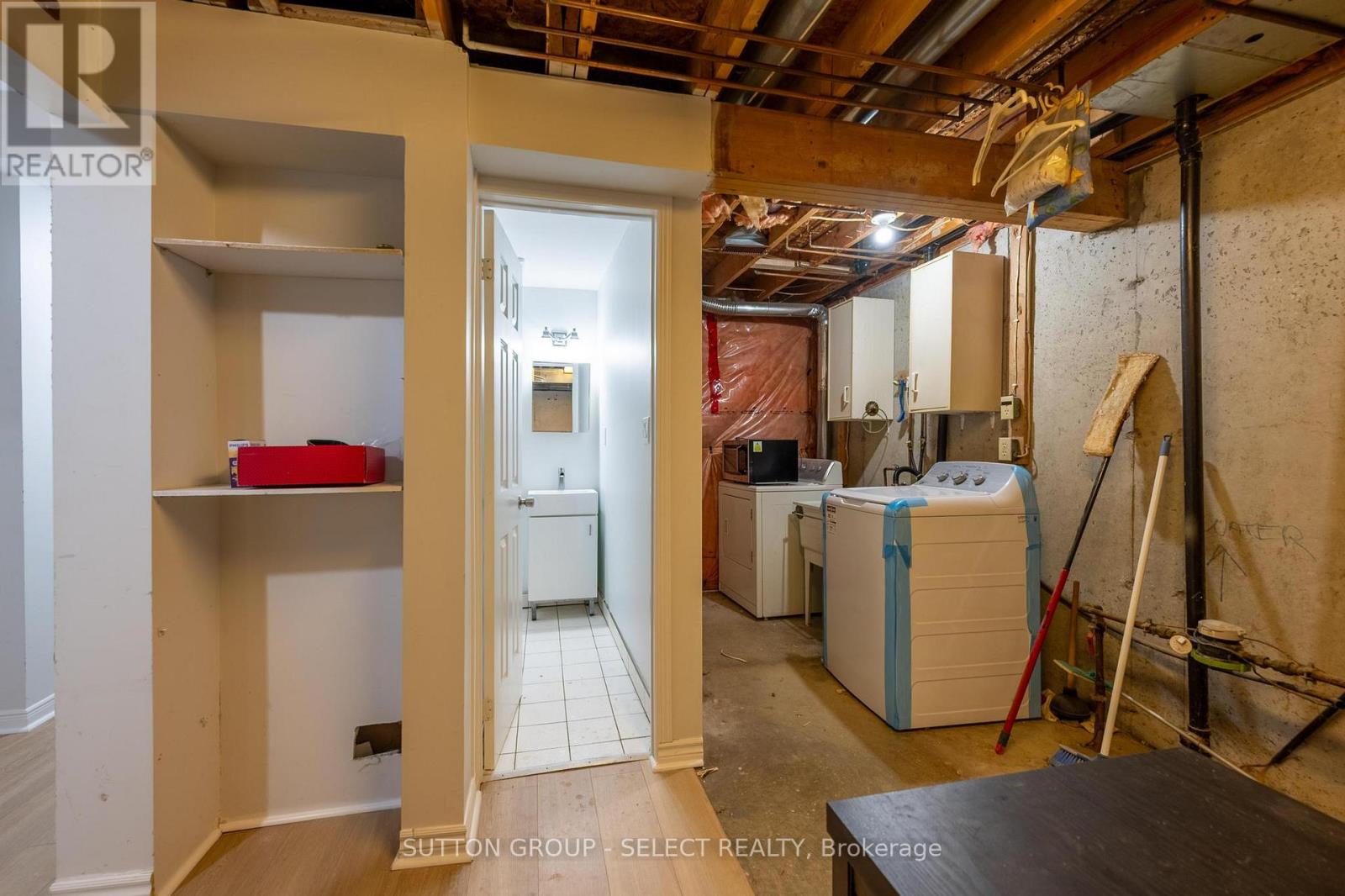 B - 608 Royal Beech Drive, Waterloo, Ontario  N2T 2K3 - Photo 24 - X12441082
