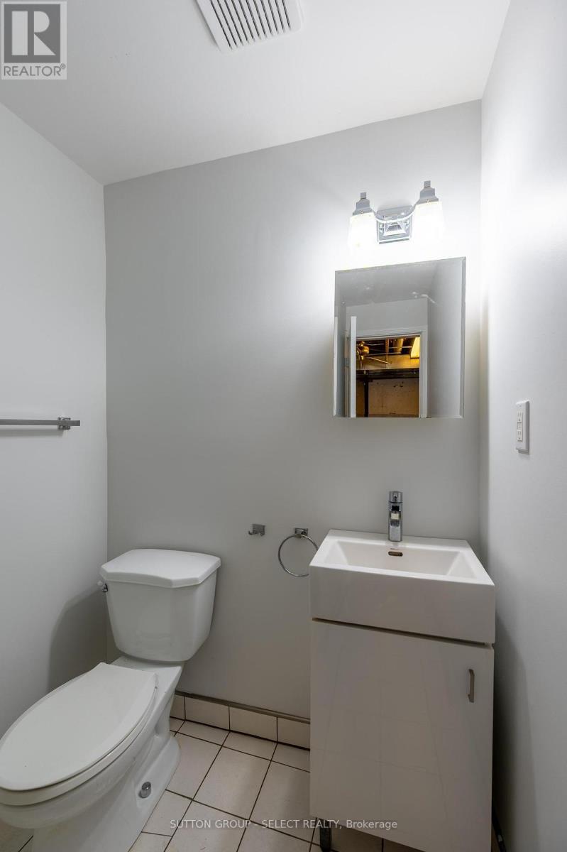 B - 608 Royal Beech Drive, Waterloo, Ontario  N2T 2K3 - Photo 26 - X12441082