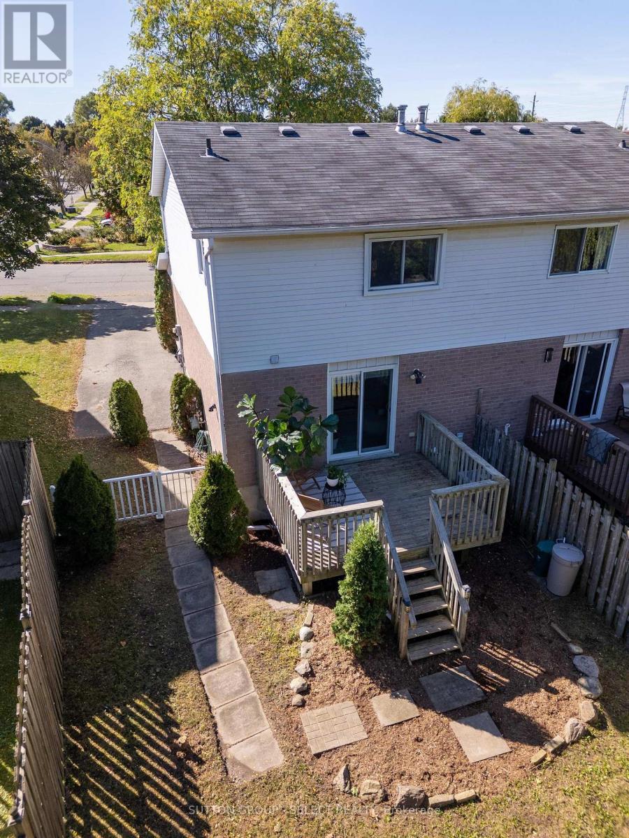 B - 608 Royal Beech Drive, Waterloo, Ontario  N2T 2K3 - Photo 38 - X12441082