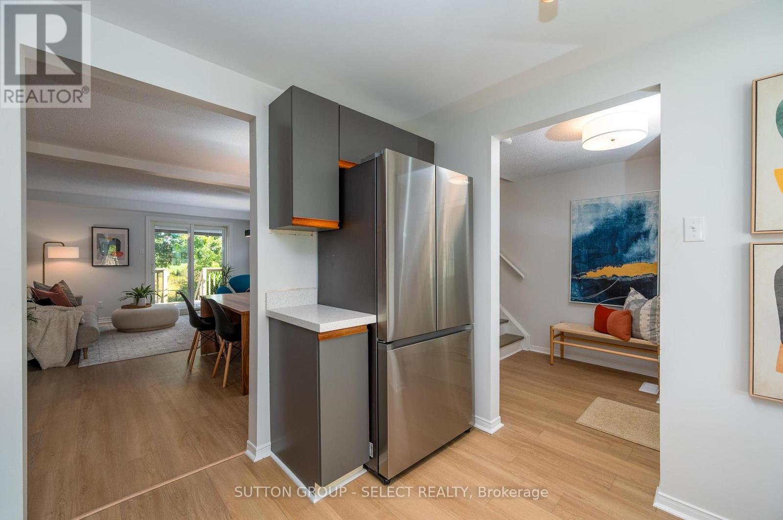 B - 608 Royal Beech Drive, Waterloo, Ontario  N2T 2K3 - Photo 7 - X12441082