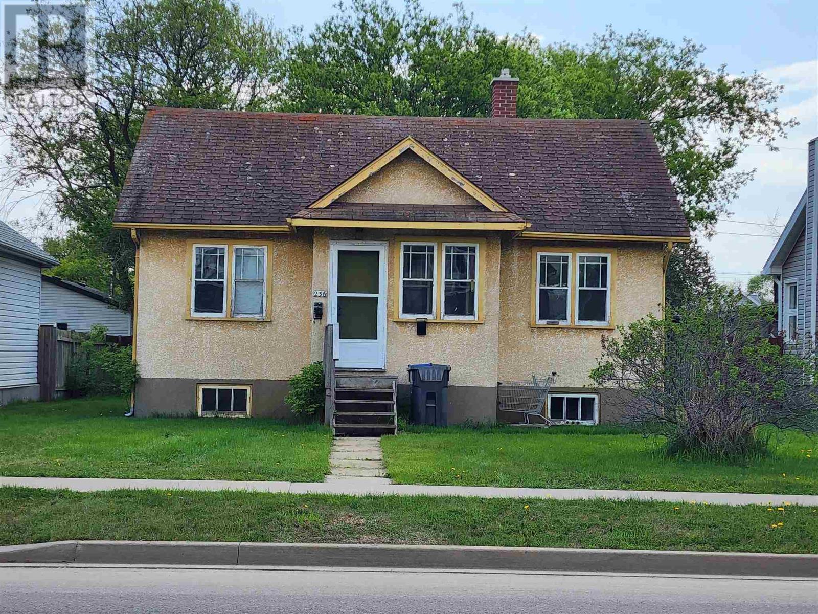 236 Mary St W, Thunder Bay, Ontario  P7E 4K6 - Photo 1 - TB253072
