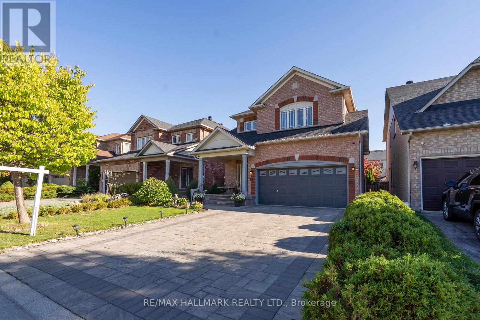 21 BROOKS AVENUE, Aurora, Ontario