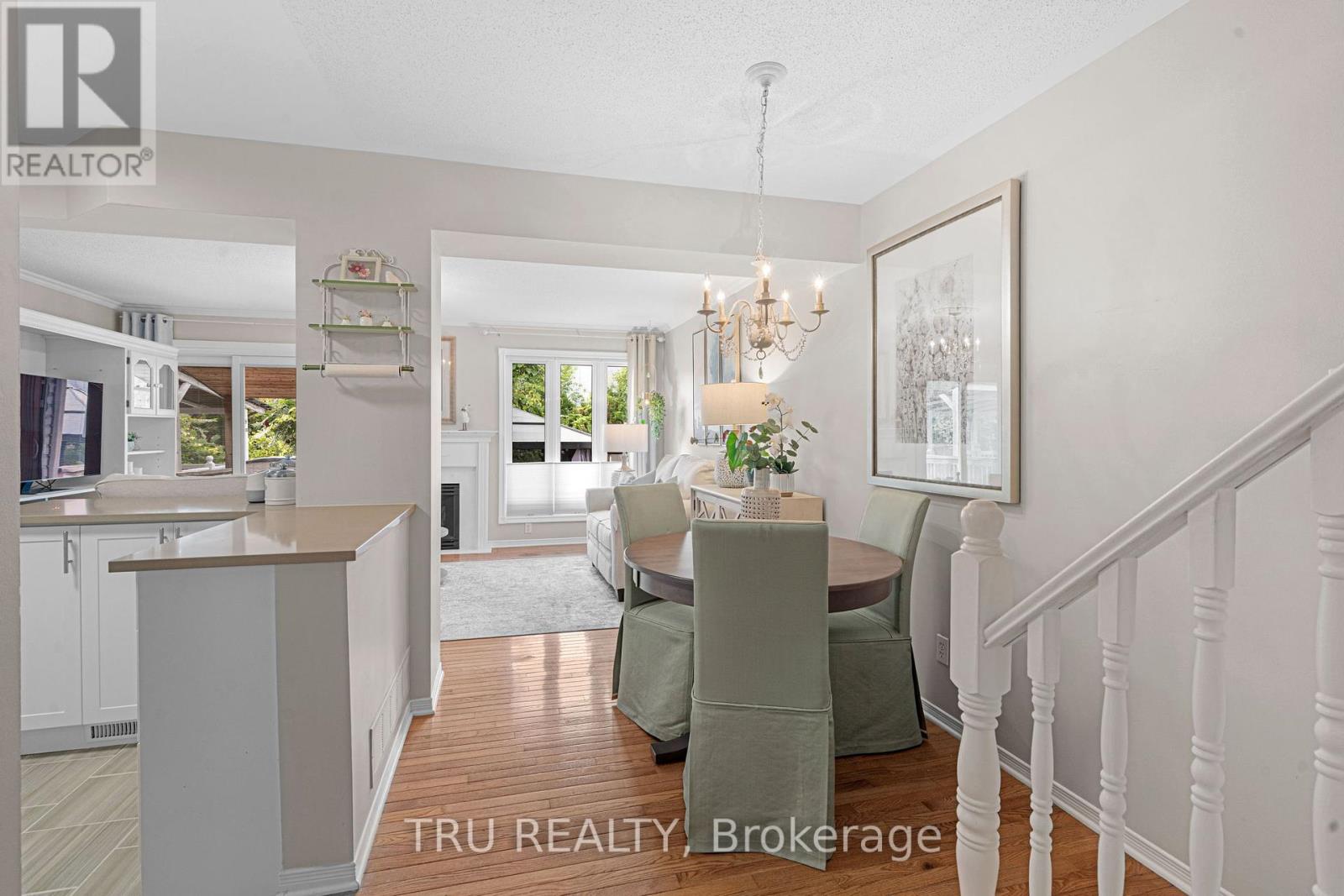 2023 Avenue O, Ottawa, Ontario  K1G 0B1 - Photo 5 - X12441038
