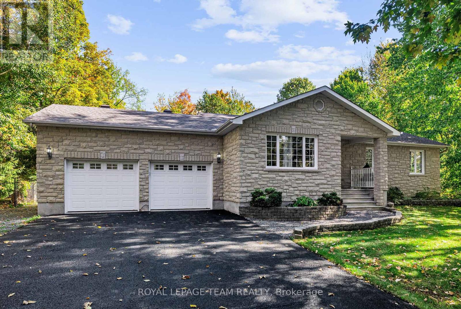 3309 Wild Cherry Drive, Ottawa, Ontario  K0A 2W0 - Photo 2 - X12441048