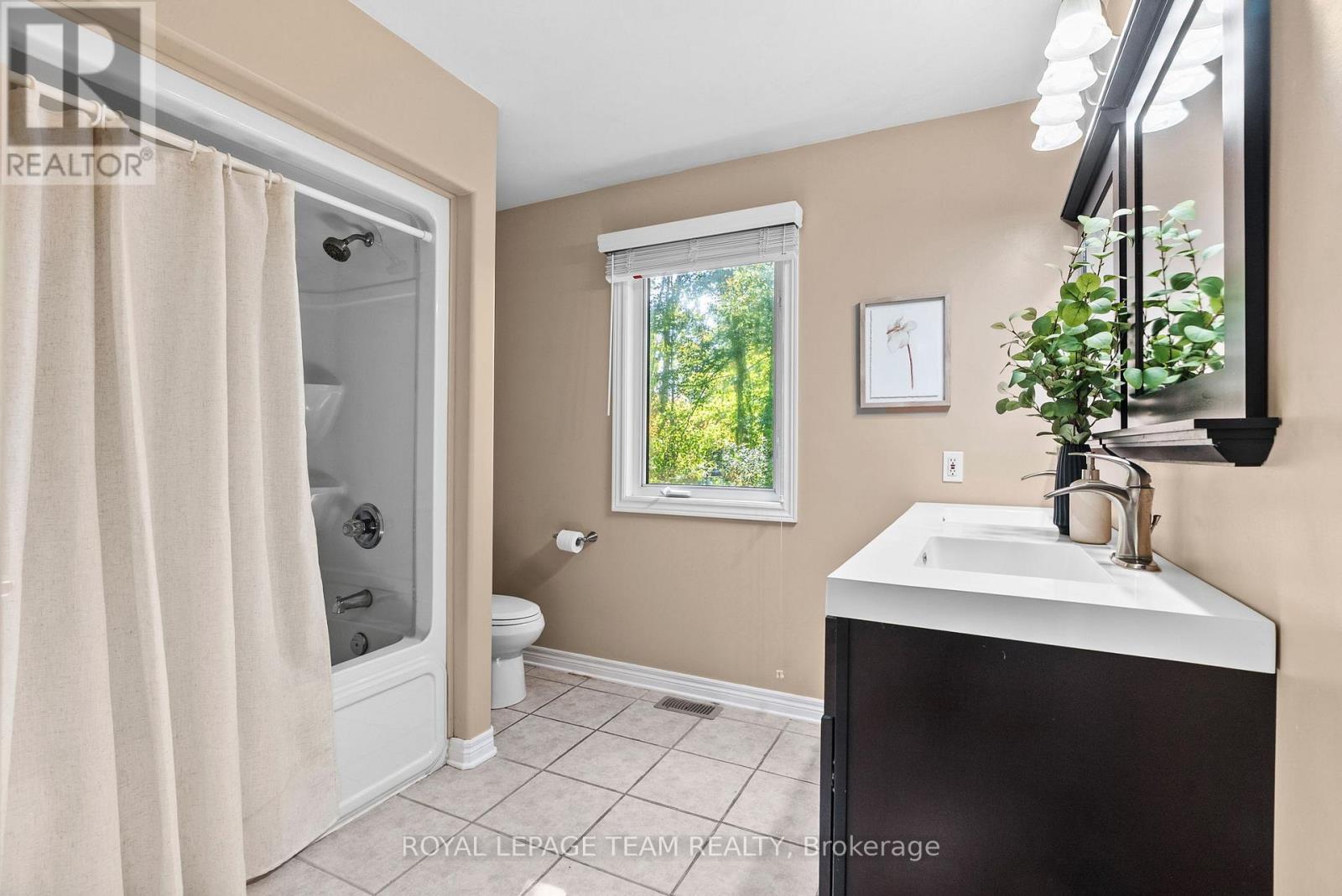 3309 Wild Cherry Drive, Ottawa, Ontario  K0A 2W0 - Photo 27 - X12441048
