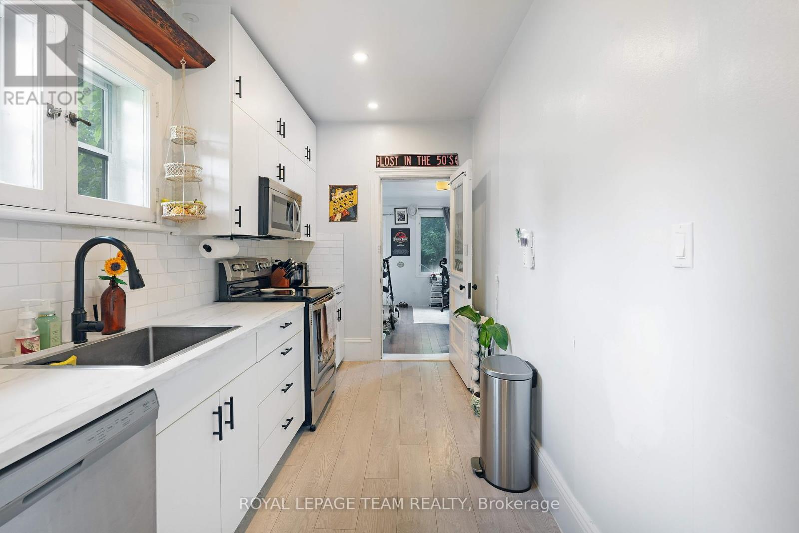 166 Fifth Avenue, Ottawa, Ontario  K1S 2M9 - Photo 13 - X12441069