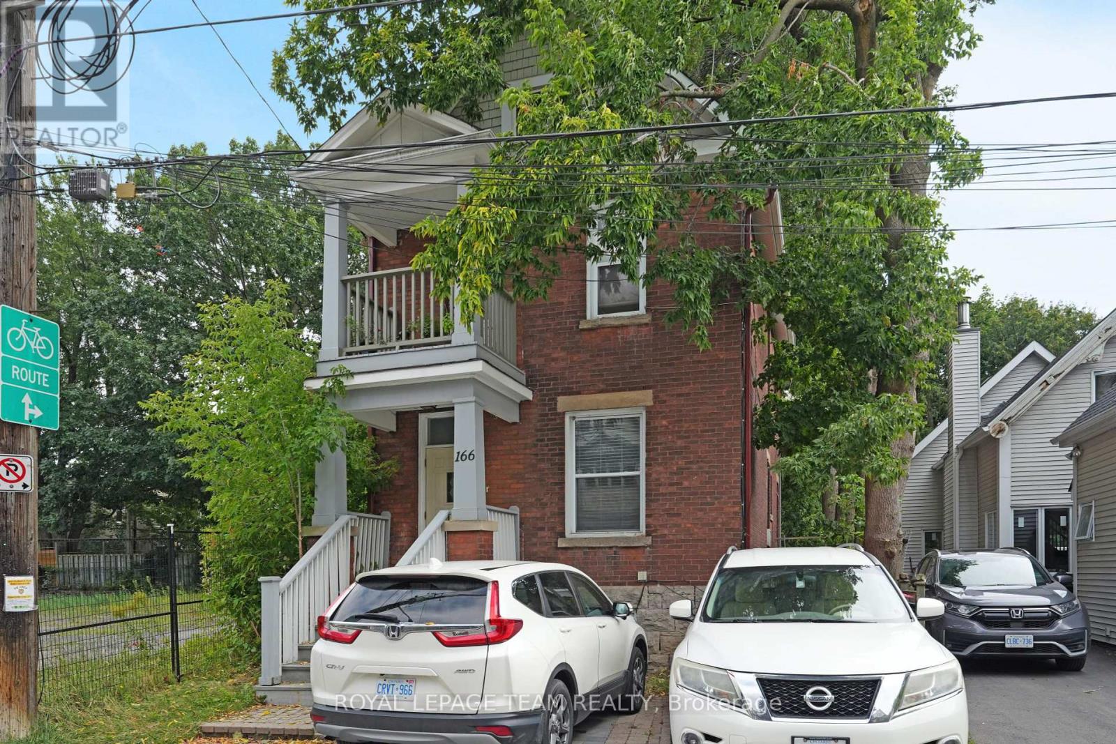 166 Fifth Avenue, Ottawa, Ontario  K1S 2M9 - Photo 2 - X12441069