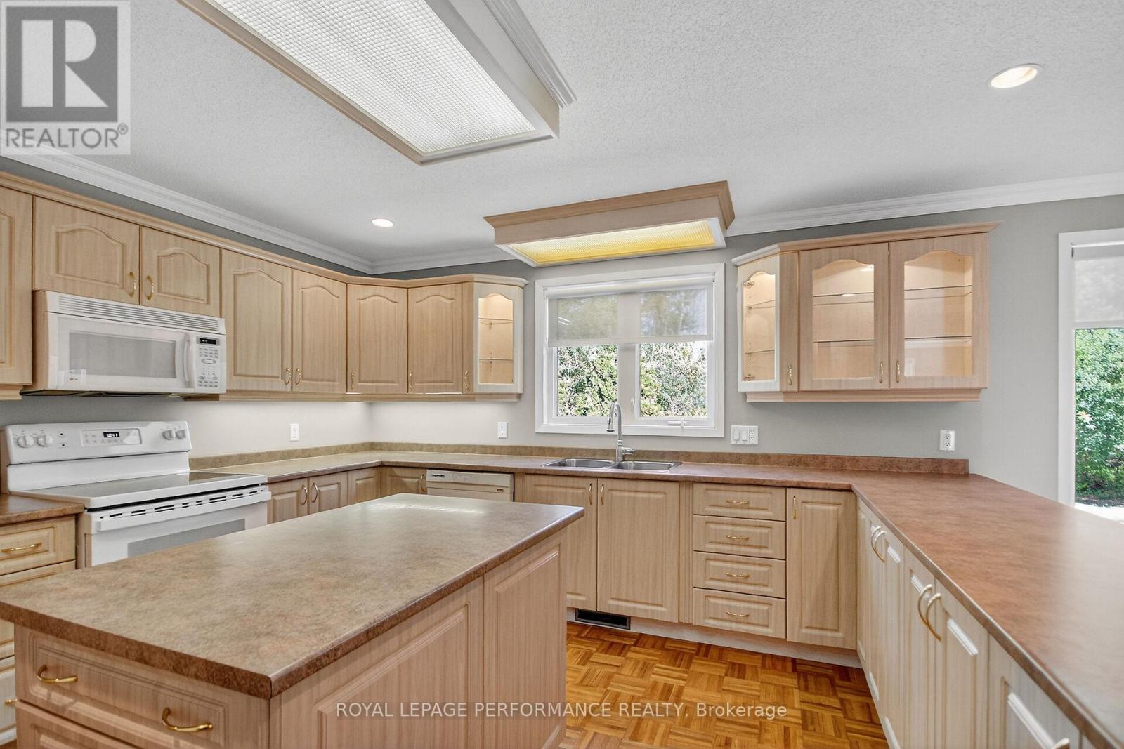 8329 Rodney Farm Drive, Ottawa, Ontario  K0A 2P0 - Photo 10 - X12441107