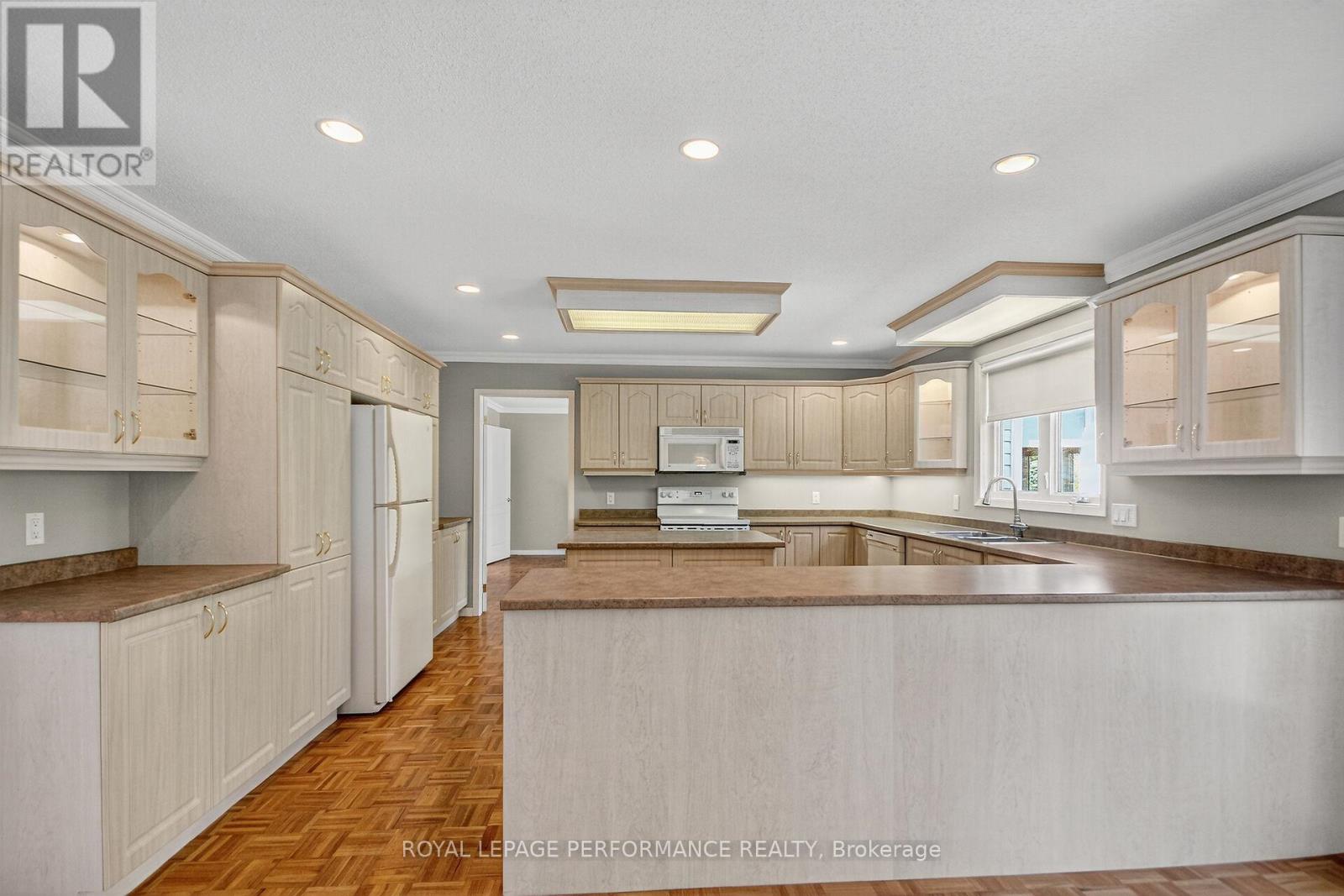 8329 Rodney Farm Drive, Ottawa, Ontario  K0A 2P0 - Photo 9 - X12441107