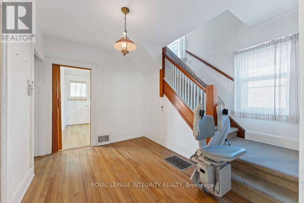 472 Edison Avenue, Ottawa, Ontario  K2A 1T9 - Photo 12 - X12441110