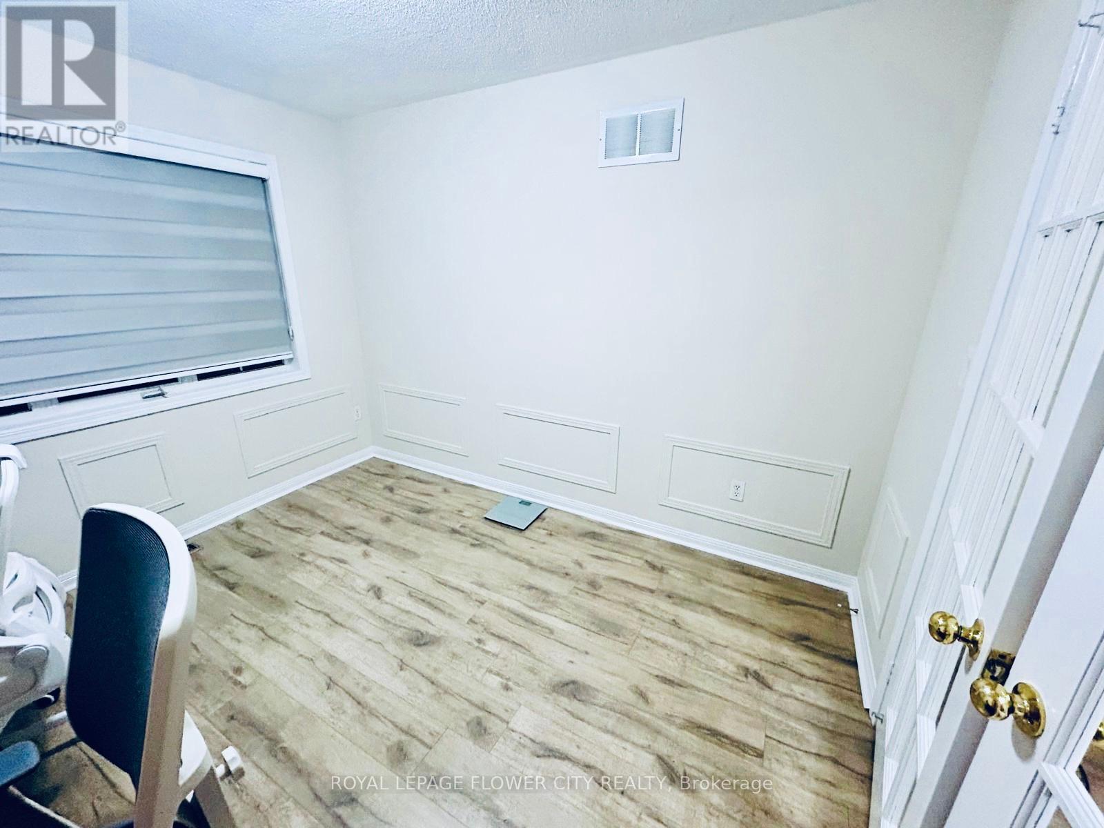 1 Kershaw Street, Brampton, Ontario  L7A 1P7 - Photo 6 - W12440869