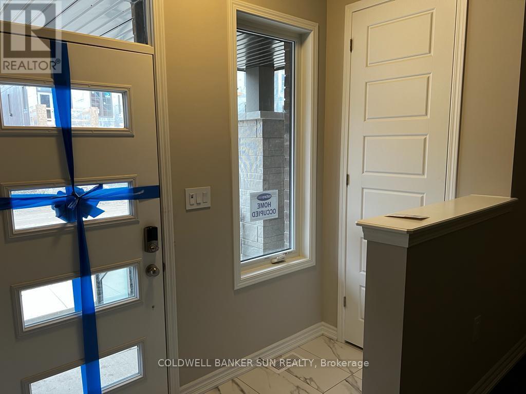 22 Keppel Circle, Brampton, Ontario  L7A 5K4 - Photo 2 - W12440892