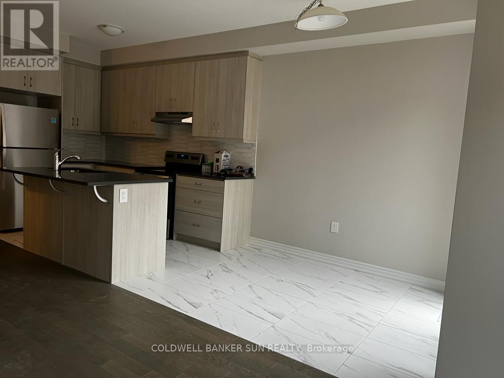 22 Keppel Circle, Brampton, Ontario  L7A 5K4 - Photo 4 - W12440892