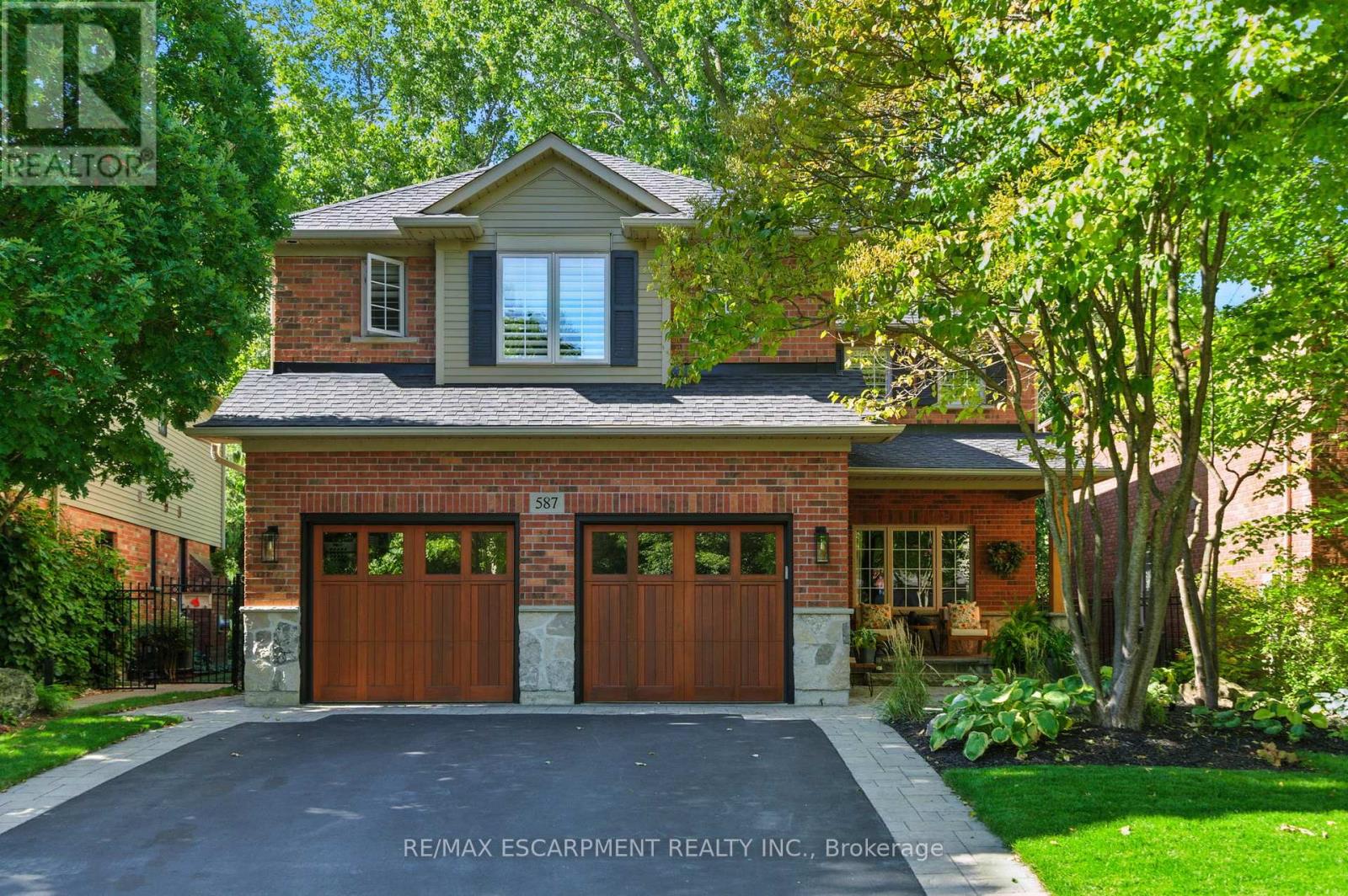 587 Sandcherry Drive, Burlington (Bayview), Ontario  L7T 4L7 - Photo 1 - W12440900