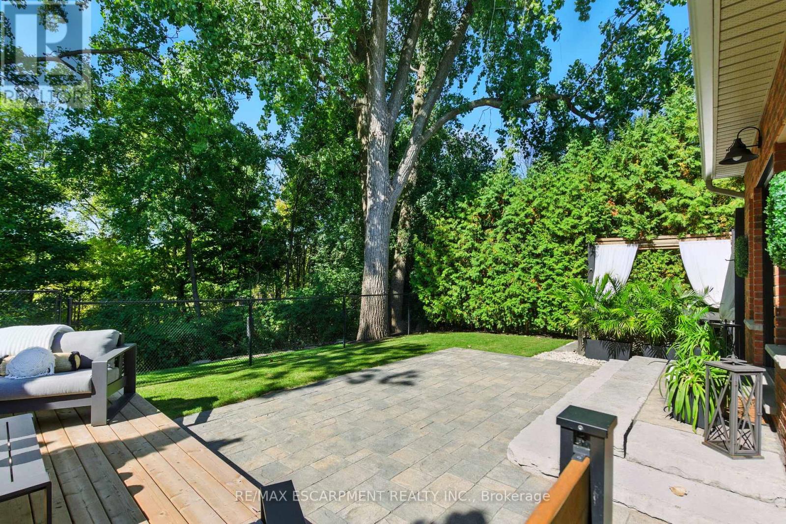 587 Sandcherry Drive, Burlington (Bayview), Ontario  L7T 4L7 - Photo 39 - W12440900