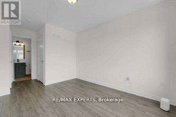 1537 Moonseed Place, Milton, Ontario  L9T 7E7 - Photo 18 - W12440916