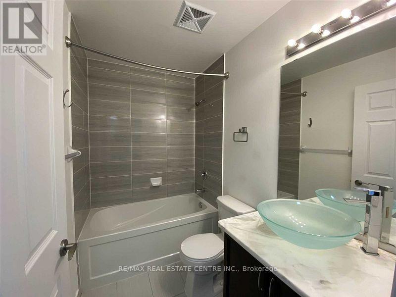 1902 - 339 Rathburn Road W, Mississauga, Ontario  L5B 0K6 - Photo 10 - W12440931