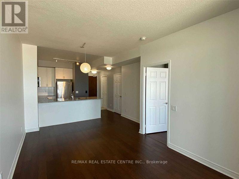 1902 - 339 Rathburn Road W, Mississauga, Ontario  L5B 0K6 - Photo 6 - W12440931