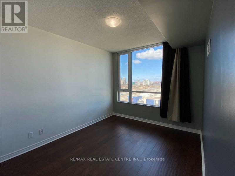 1902 - 339 Rathburn Road W, Mississauga, Ontario  L5B 0K6 - Photo 7 - W12440931