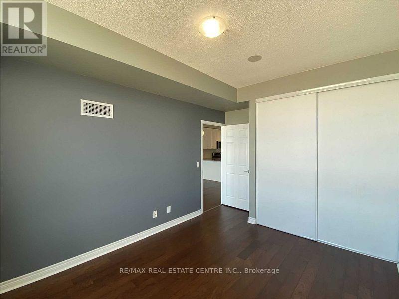 1902 - 339 Rathburn Road W, Mississauga, Ontario  L5B 0K6 - Photo 9 - W12440931