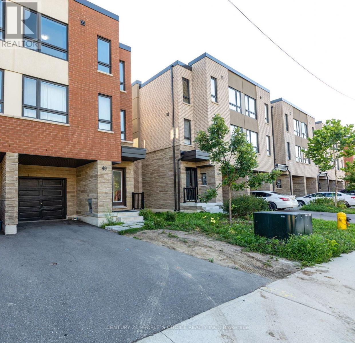 49 Woodstream Drive, Toronto (West Humber-Clairville), Ontario  M9W 6T4 - Photo 2 - W12440963