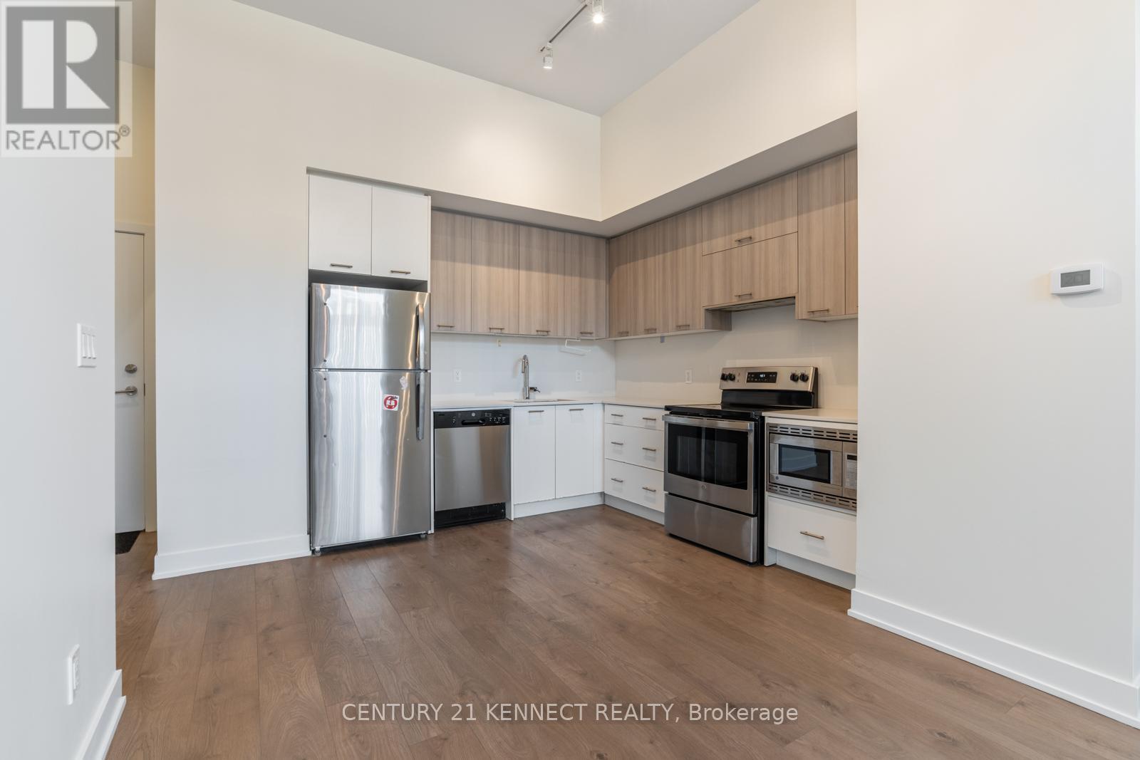 101 - 180 Veterans Drive, Brampton (Northwest Brampton), Ontario  L7A 5G7 - Photo 5 - W12440971