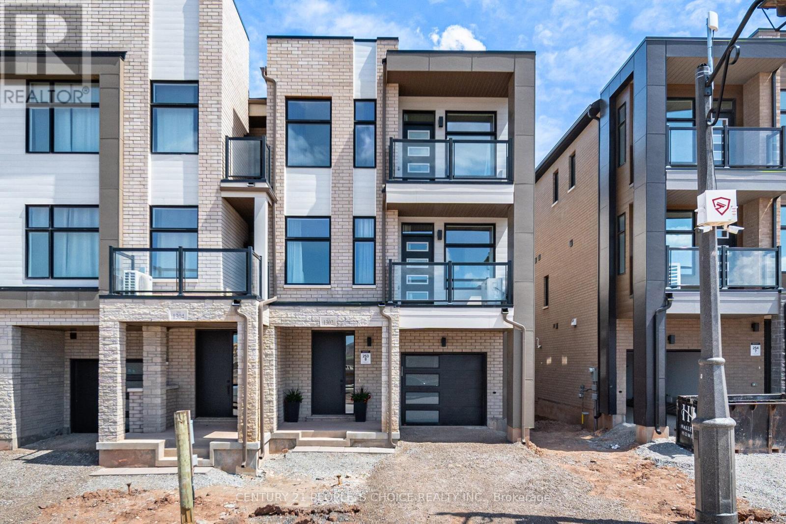 1302 MULLER LANE, Oakville, Ontario