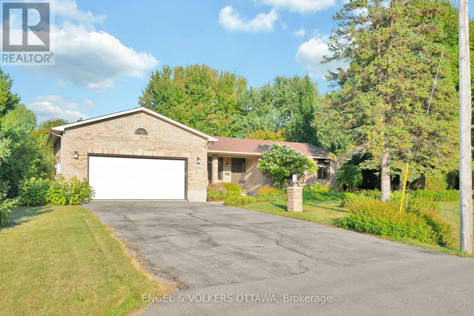 5233 Mclean Crescent, Ottawa, Ontario  K4M 1G1 - Photo 1 - X12440279