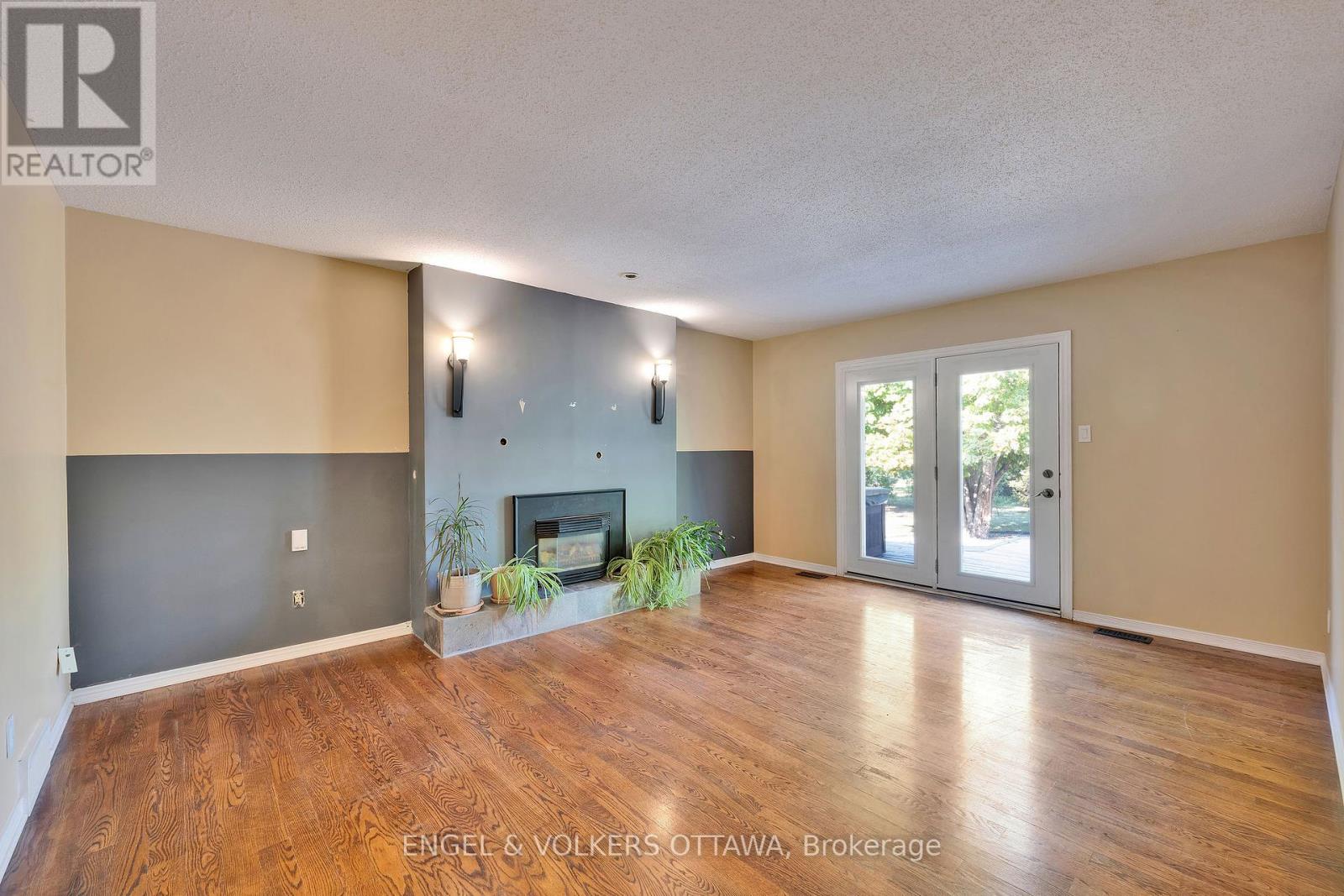 5233 Mclean Crescent, Ottawa, Ontario  K4M 1G1 - Photo 13 - X12440279
