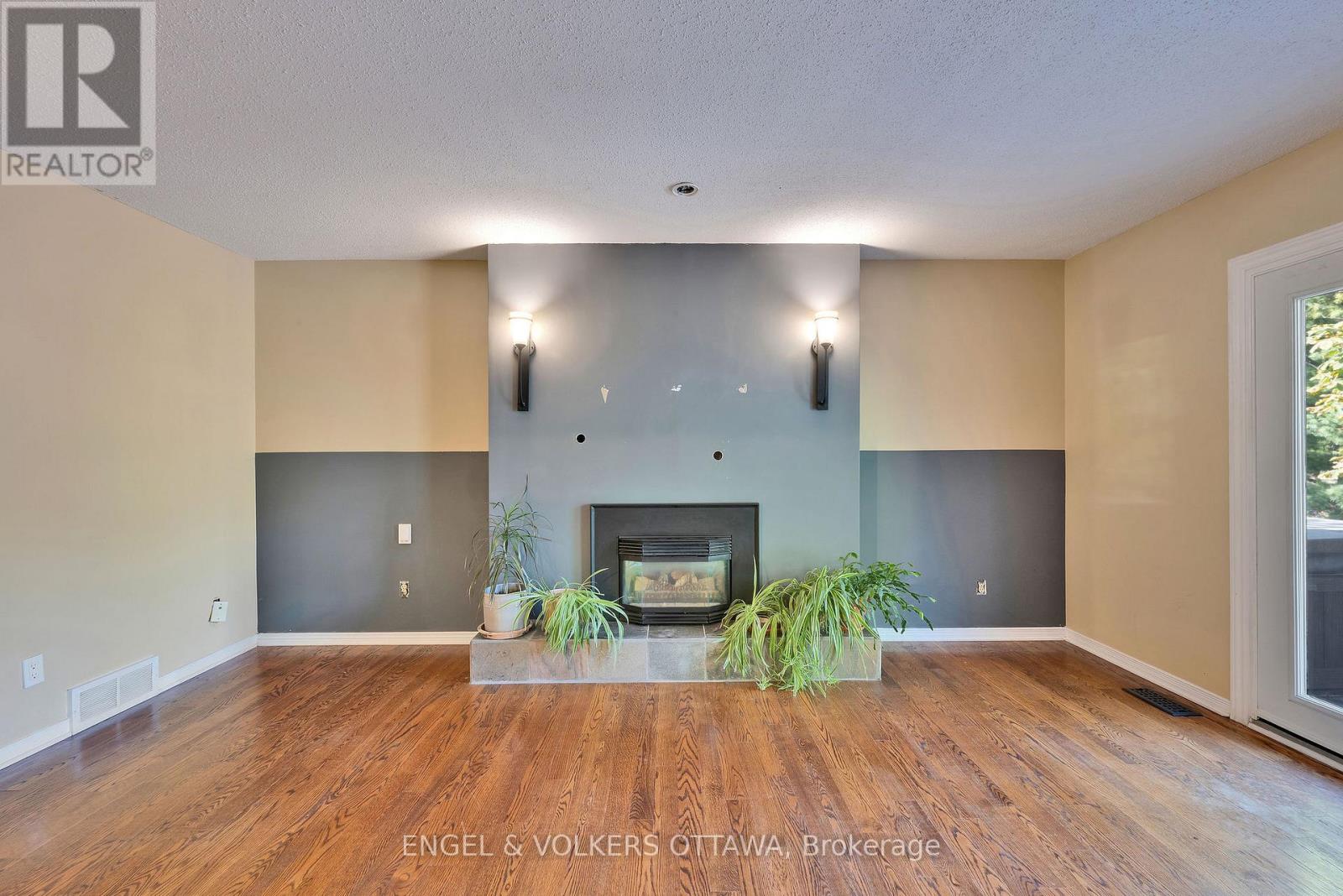 5233 Mclean Crescent, Ottawa, Ontario  K4M 1G1 - Photo 14 - X12440279