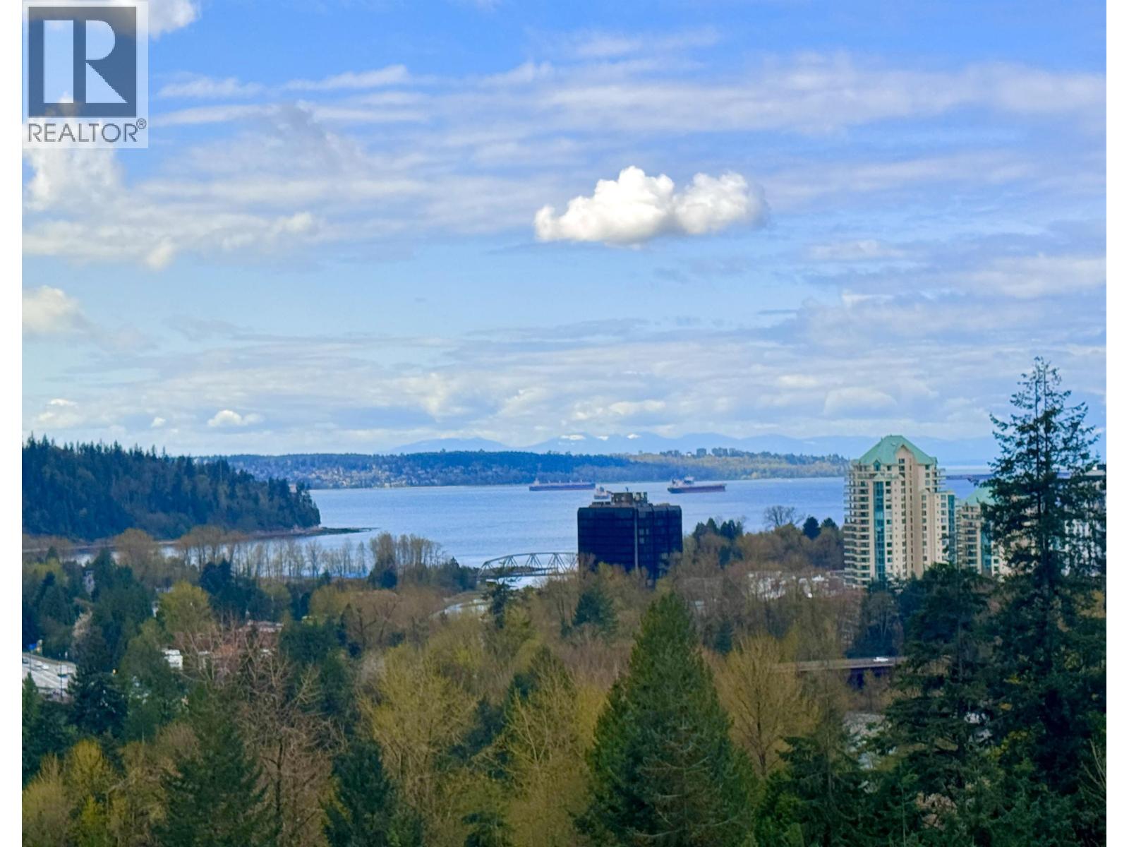 1812 2016 FULLERTON AVENUE, North Vancouver, British Columbia