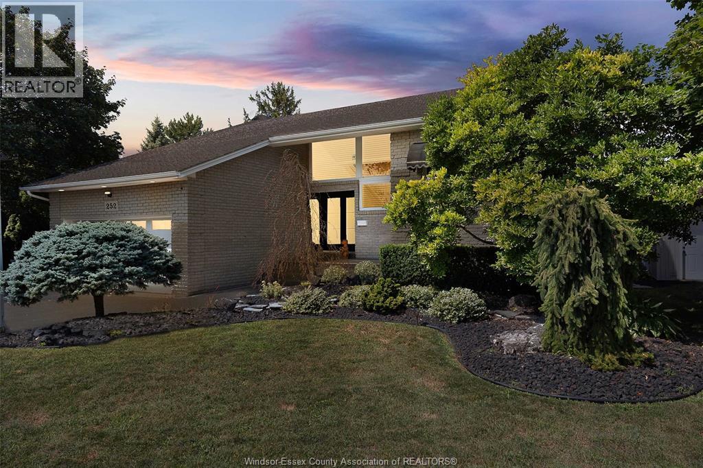 MLS# 25025092: 252 TURNER, Amherstburg, Canada
