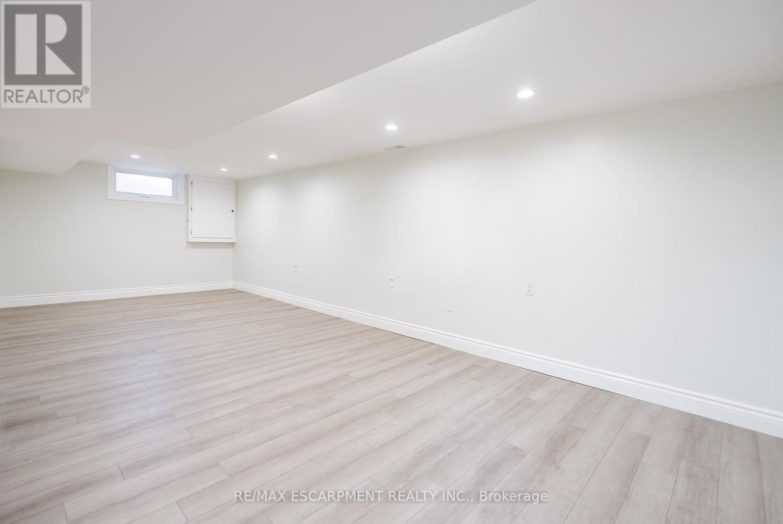 Lower - 20 Glendale Road, Brant, Ontario  N3T 1P2 - Photo 4 - X12440882