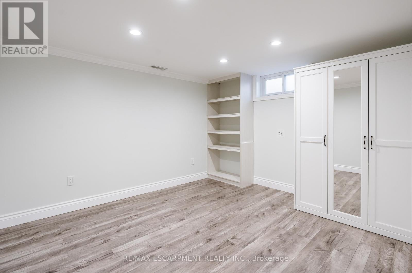 Lower - 20 Glendale Road, Brant, Ontario  N3T 1P2 - Photo 6 - X12440882