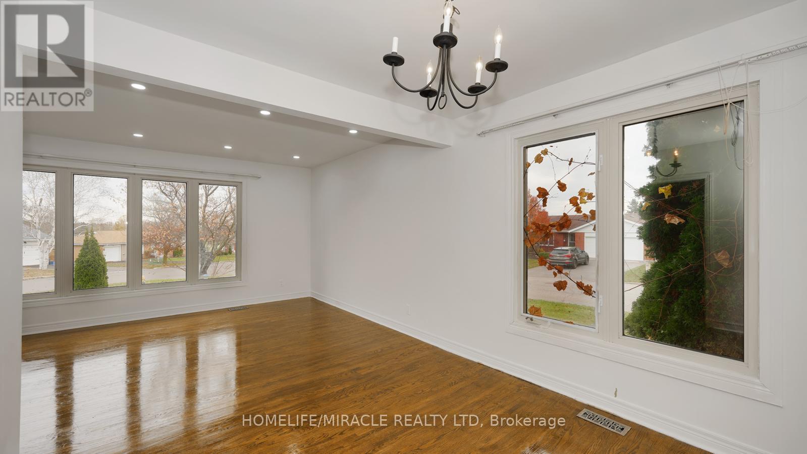 30 Patrick Street, Quinte West, Ontario  K8V 4B6 - Photo 10 - X12440884