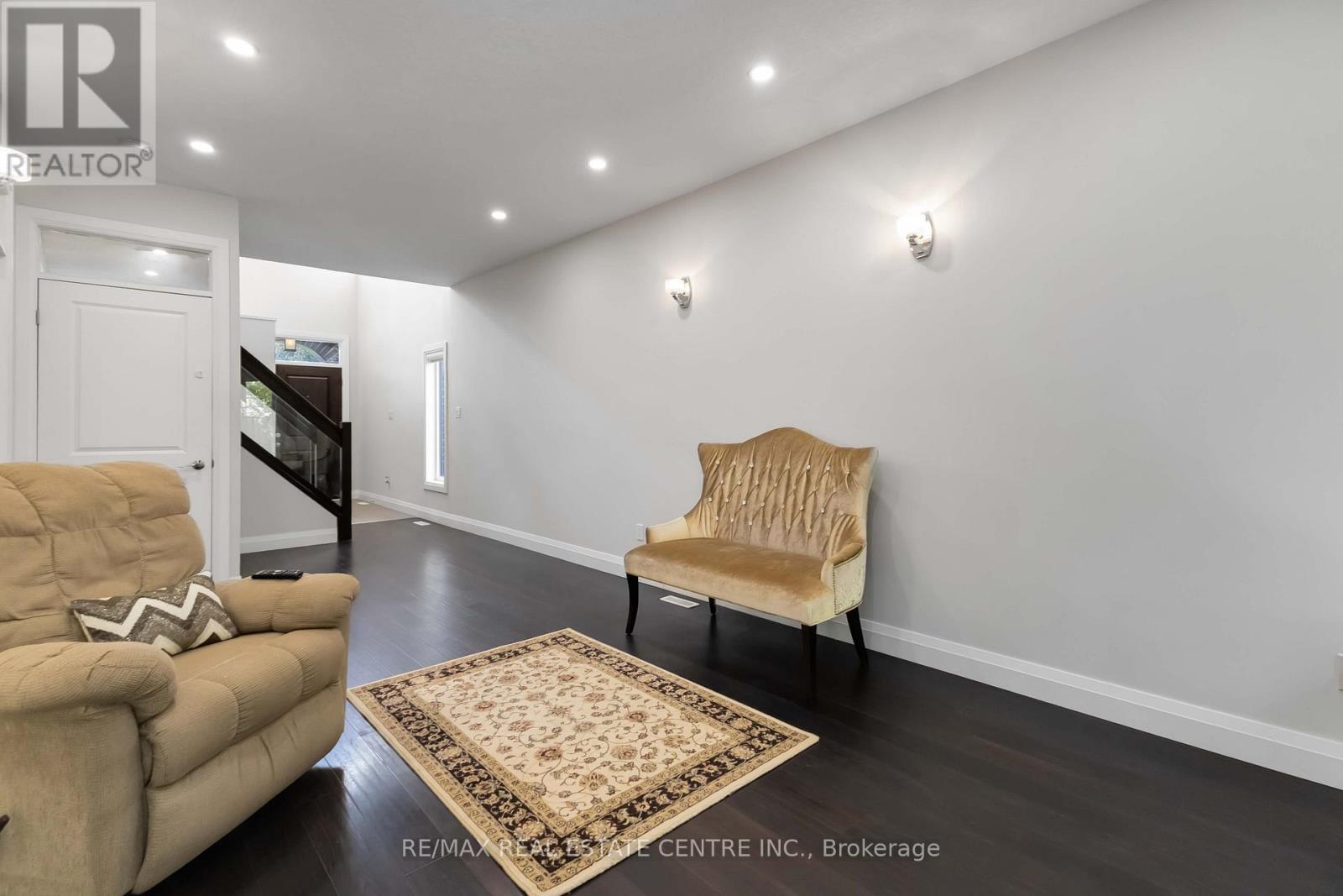 1935 Cherrywood Trail, London North (North M), Ontario  N6G 0E1 - Photo 14 - X12440925