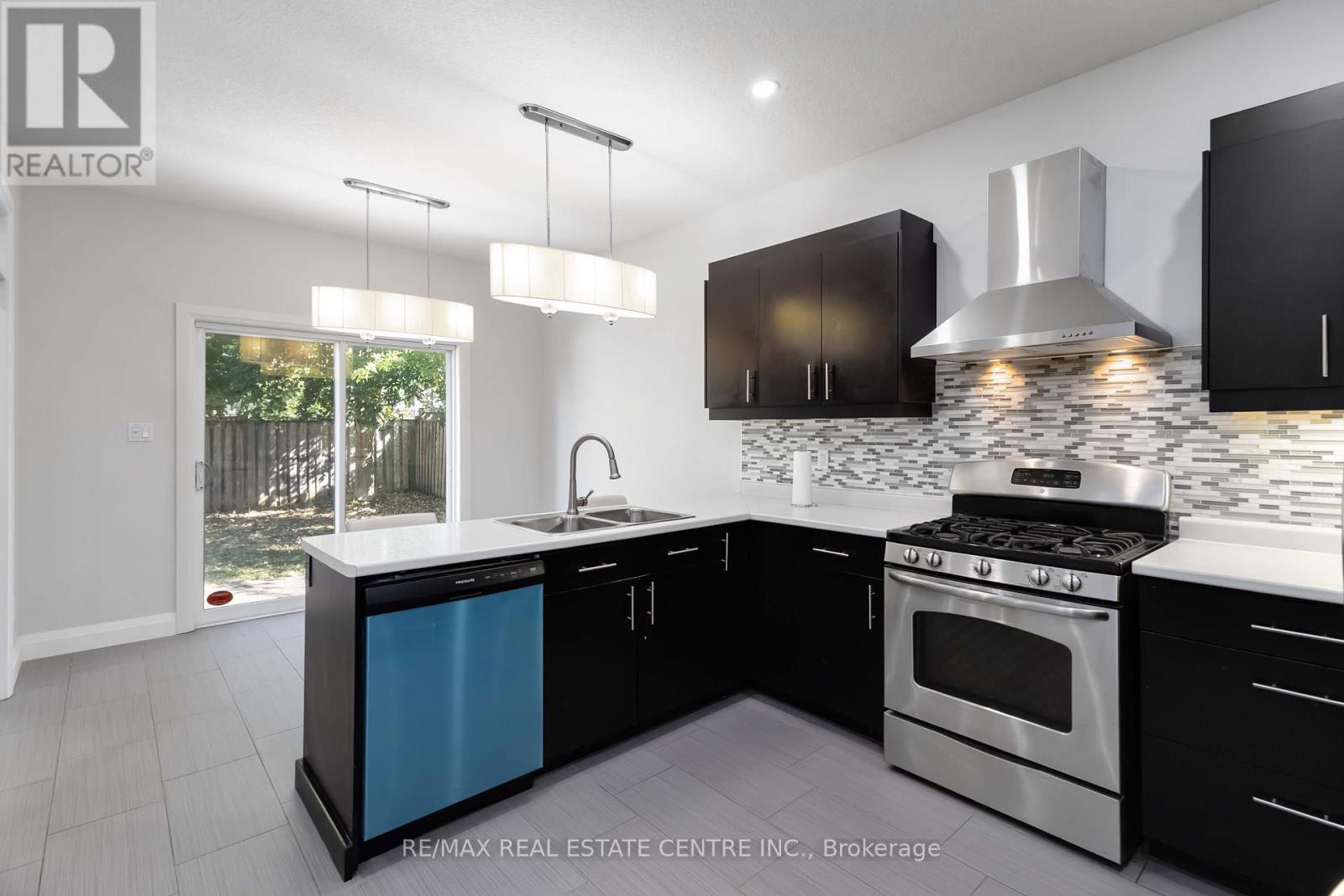 1935 Cherrywood Trail, London North (North M), Ontario  N6G 0E1 - Photo 16 - X12440925