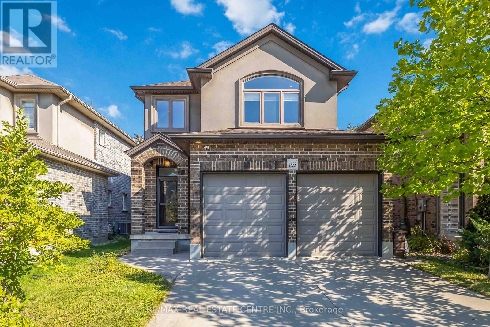 1935 Cherrywood Trail, London North (North M), Ontario  N6G 0E1 - Photo 3 - X12440925