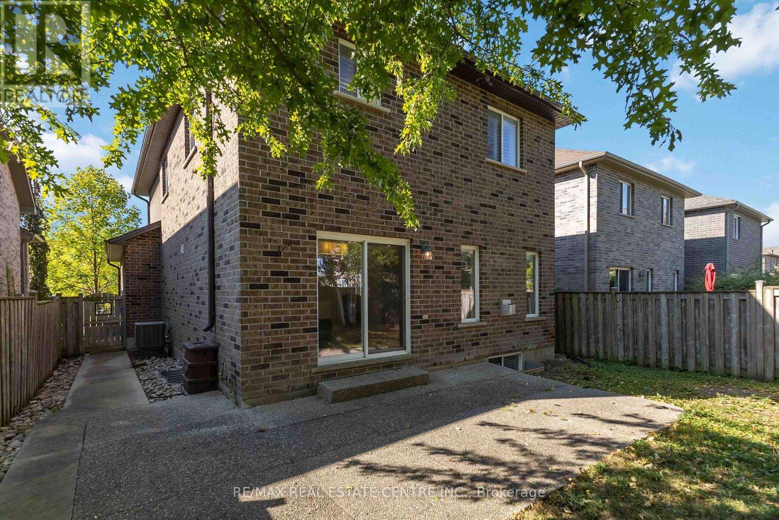 1935 Cherrywood Trail, London North (North M), Ontario  N6G 0E1 - Photo 50 - X12440925