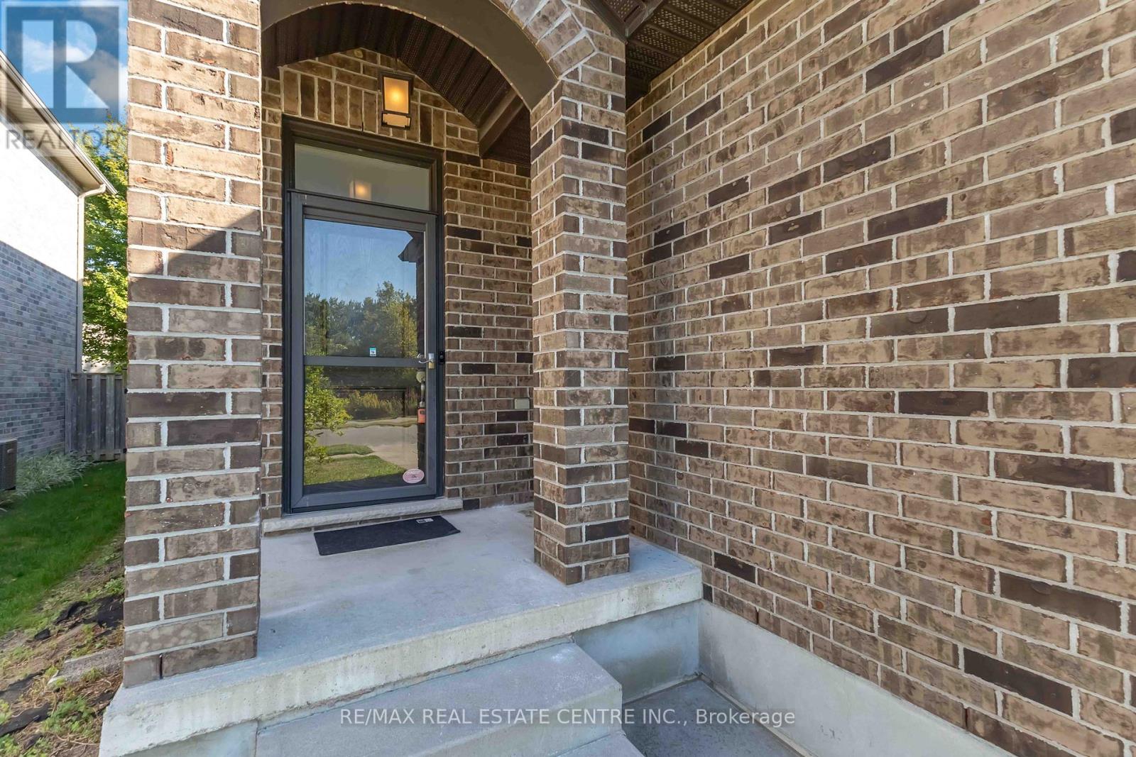 1935 Cherrywood Trail, London North (North M), Ontario  N6G 0E1 - Photo 7 - X12440925